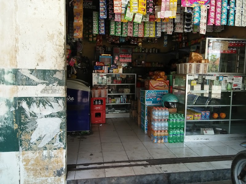 Manisnya Kehidupan di Toko Sari Manis Cilacap